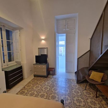 No 60, 2Nd Floor, Centrally Located, Fully Equipped Studio Apt Il Furjana Bagian luar foto